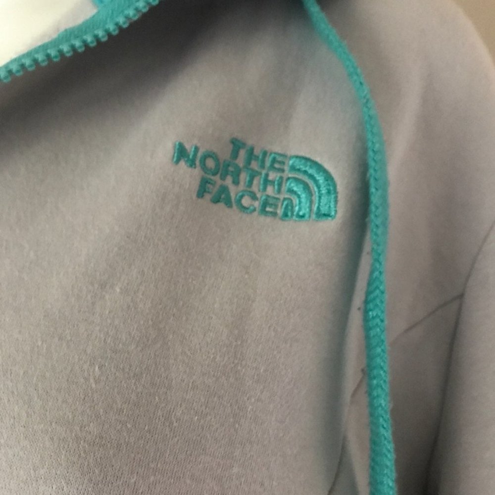 The North Face Hoodie Zip Up - Picture 3 of 4